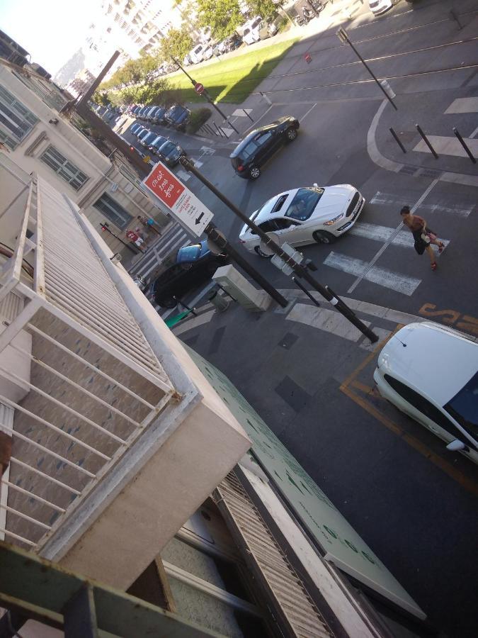 Charmant F1 Pres Tramway Et Plage ニース エクステリア 写真
